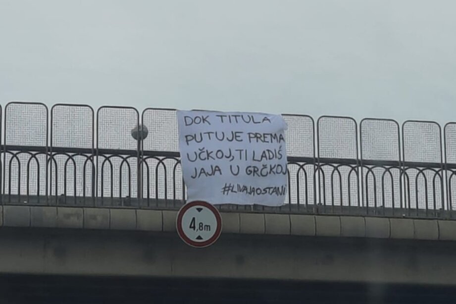 Poruka za Livaju (Foto: Twitter)