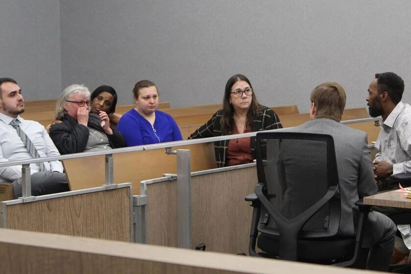 Foto: wcfcourier.com; Luttreal Dwayne Allen se tokom suđenja izvinjava Ibrahimovoj porodici