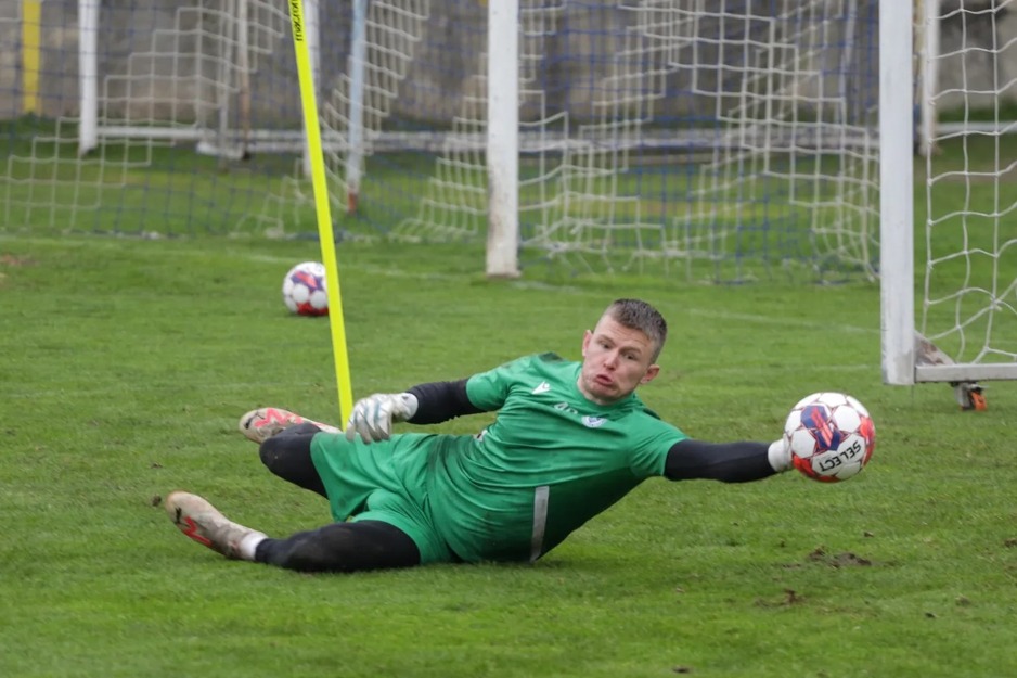 Filip Dujmović danas ponovo brani za Željezničar (Foto: fkz.ba)