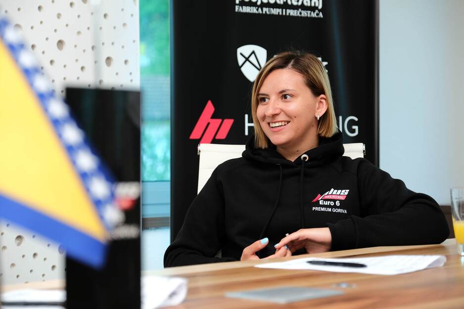 Elvedina Muzaferija i Hifa Petrol
