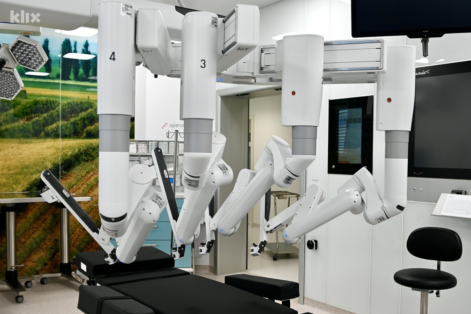 Robot Da Vinci je investicija vrijedna više od četiri miliona eura i ova ustanova je ima prva u Hrvatskoj (Foto: V. D./Klix.ba)