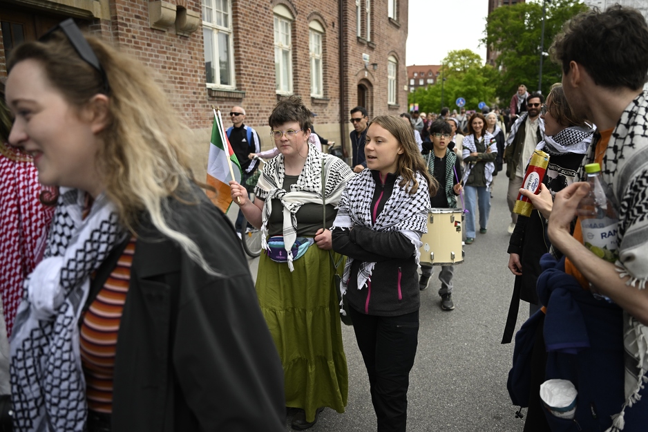 Akitivistica Greta Thunberg pridružila se protestima (Foto: EPA-EFE)