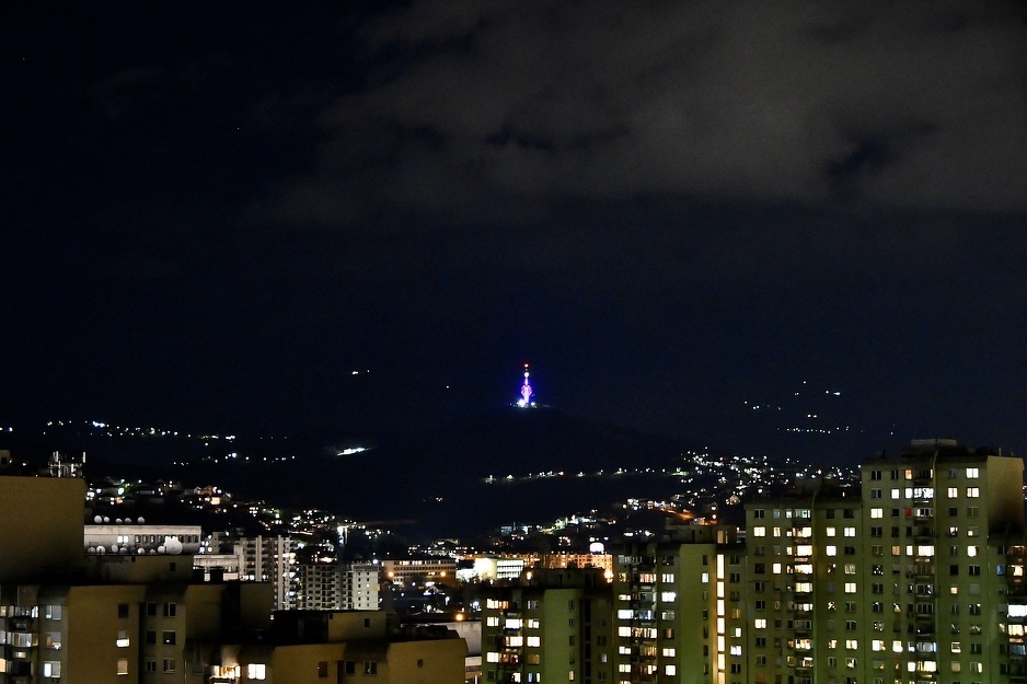 Relej na Humu krasi panoramu grada (Foto: Klix.ba)