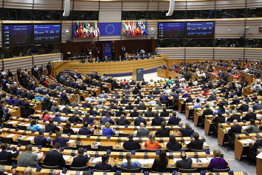 Evropski parlament uz tešku muku usvojio pakt o migracijama (Foto: EPA-EFE)