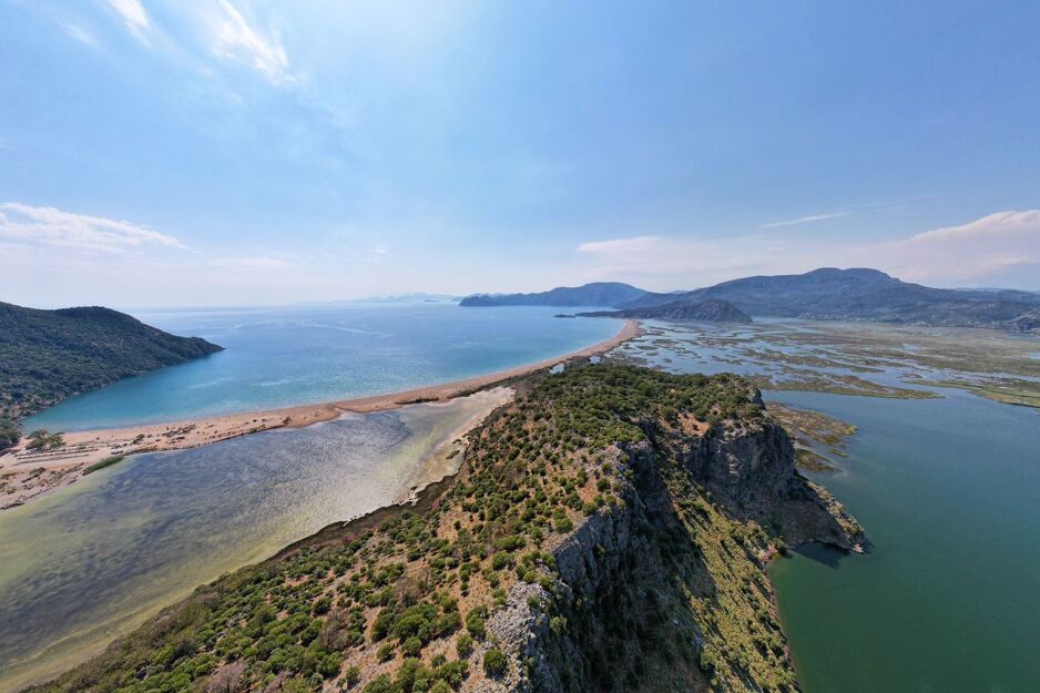 Glavate želve veslaju u vodama mora uz svjetski poznatu plažu İztuzu u Muğli