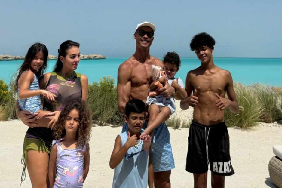 Ronaldo uživa s porodicom (Foto: Instagram)