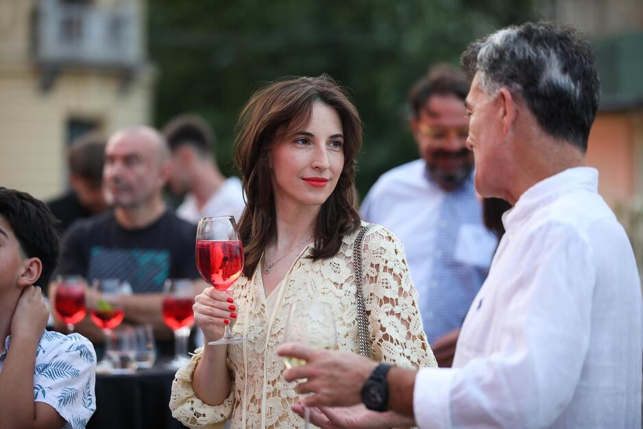 Rijetko je viđamo: Pogledajte kako izgleda Žerina 24 godine mlađa supruga