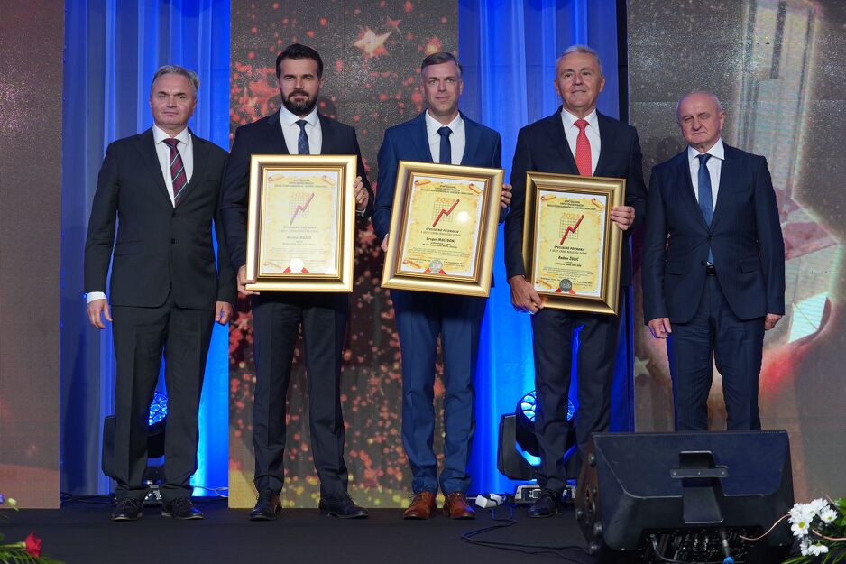 Muzur i ostali dobitnici priznanja (Foto: Općina Ilidža)