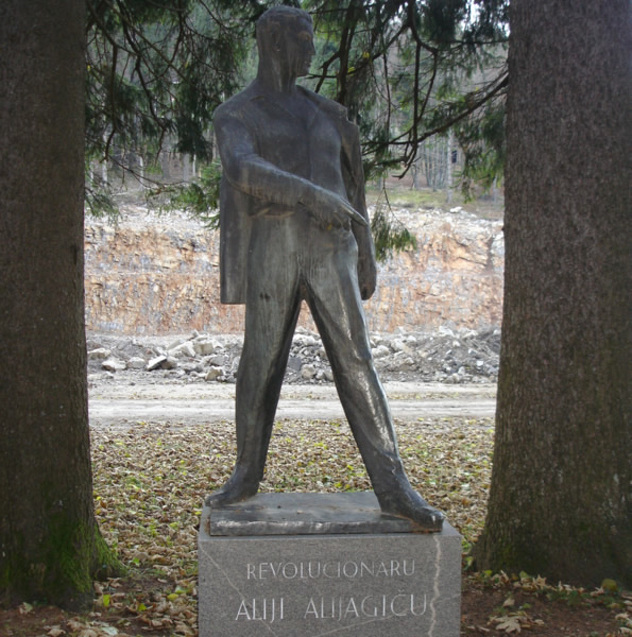 Spomenik Aliajgiću koji i danas stoji u Delnicama