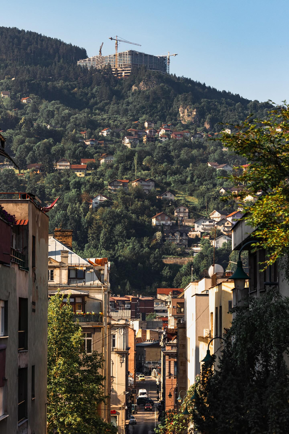 Pogled na Roof Gardens iz Dalmatinske ulice