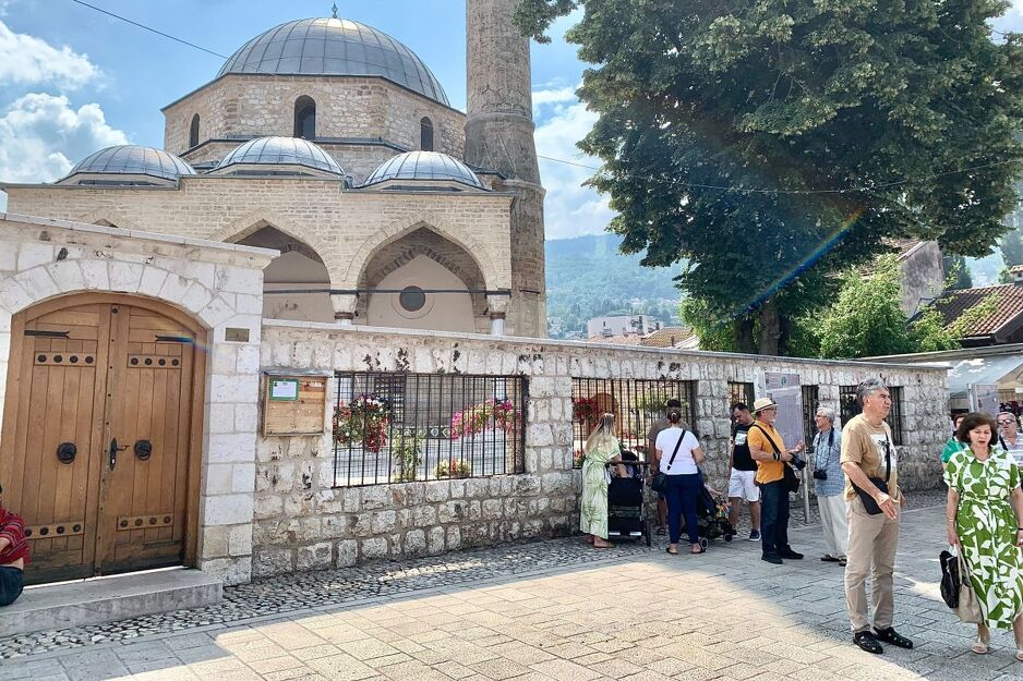 Lokacija na Baščaršiji na kojoj je ukras ranije stajao (Foto: T. S./Klix.ba)