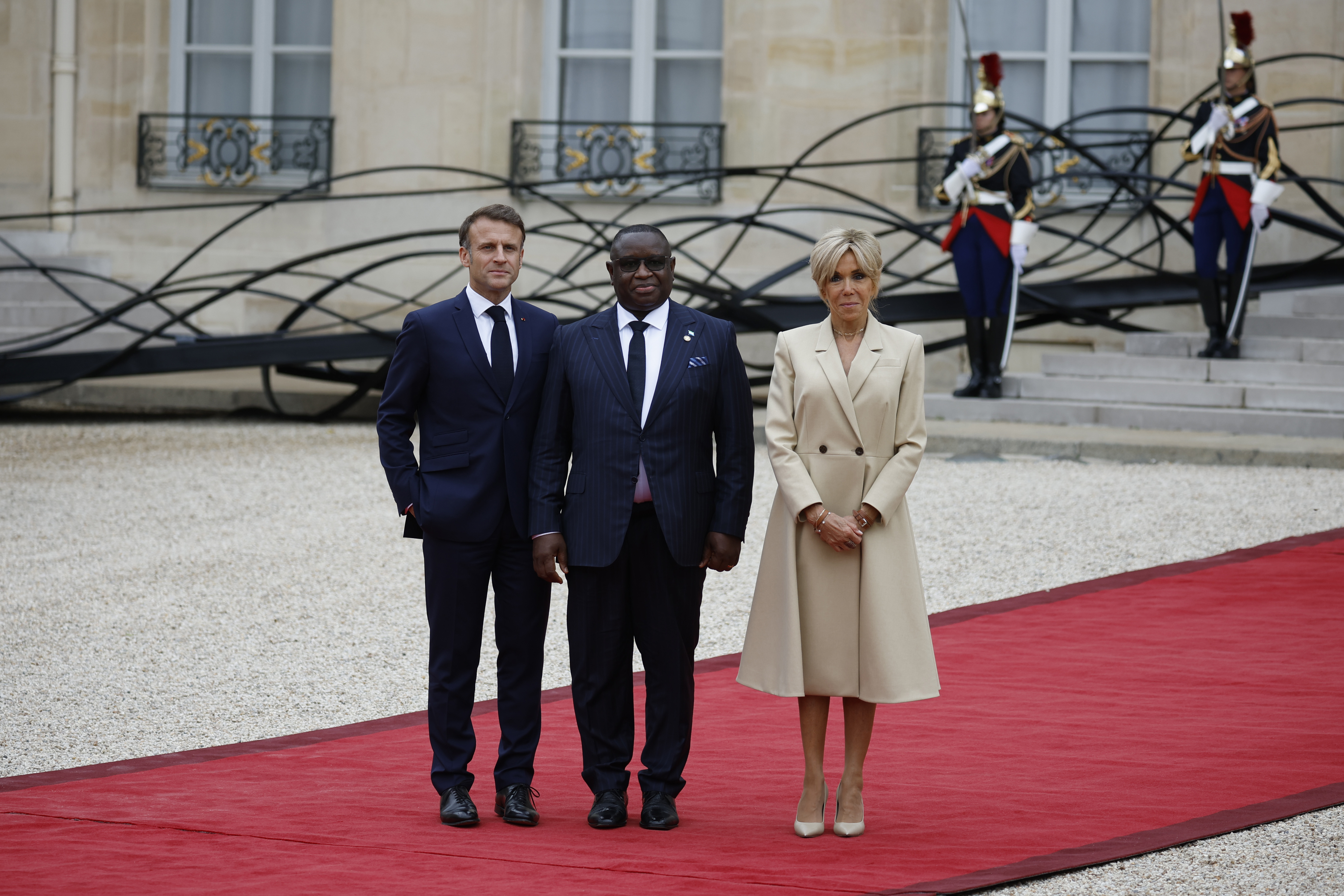 Predsjednik Francuske Emmanuel Macron sa suprugom Briggite (Foto: EPA-EFE)