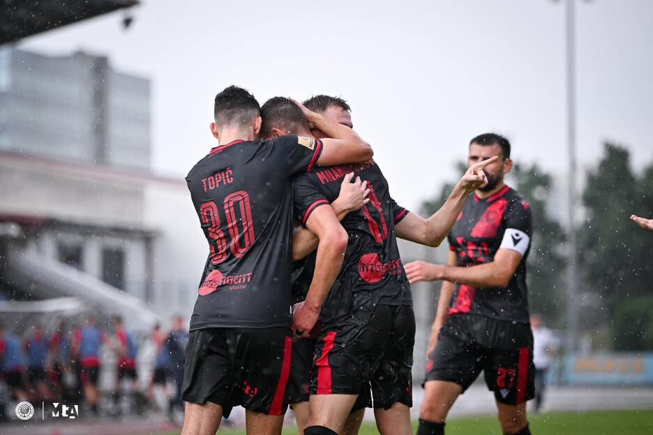 Igrači Zrinjskog slave vodeći gol (Foto: HŠK Zrinjski Mostar)