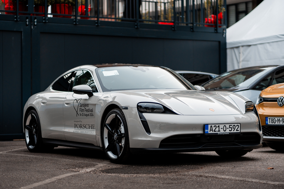 Porsche Taycan 4S