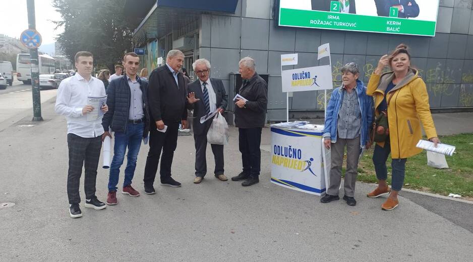 Štand stranke Naprijed u Novom Sarajevu