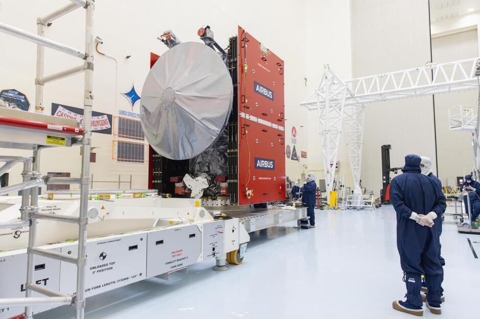 Pripreme prije punjenja pogonskog goriva (Foto: NASA/Kim Shiflett)