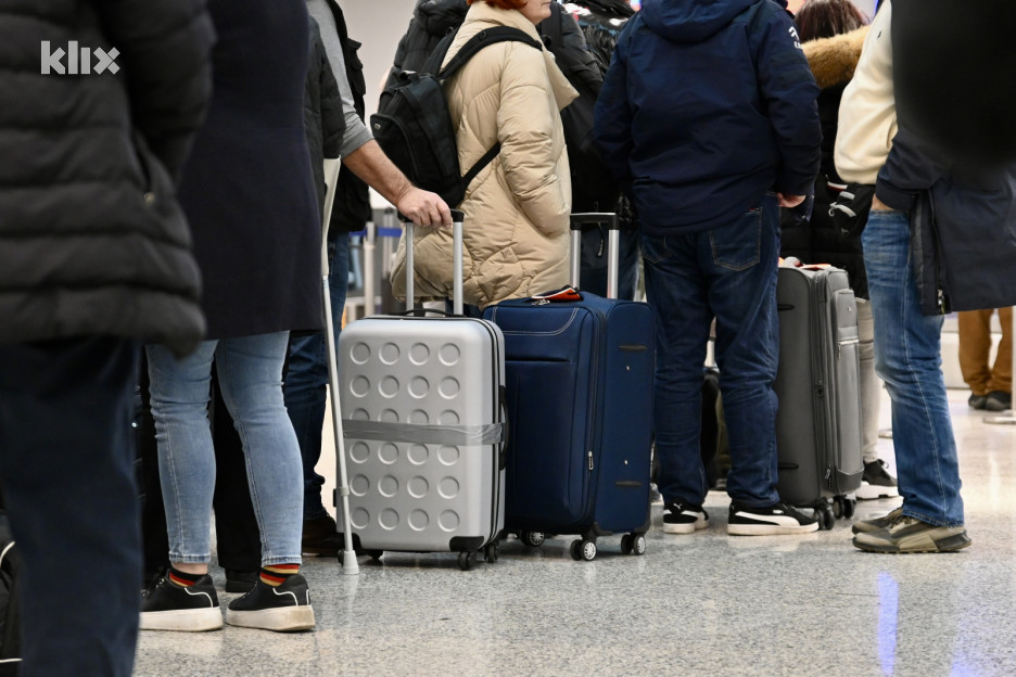 Gužve na Međunarodnom aerodromu Sarajevo (Foto: V. D./Klix.ba)