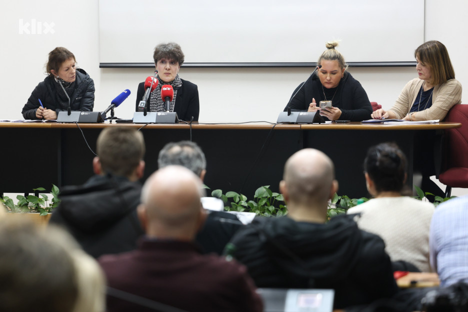 Predstavnici Općine Novo Sarajevo, Gradske uprave, Zavoda za planiranje KS i glavni i odgovorni planer. (Foto: I. L./Klix.ba)