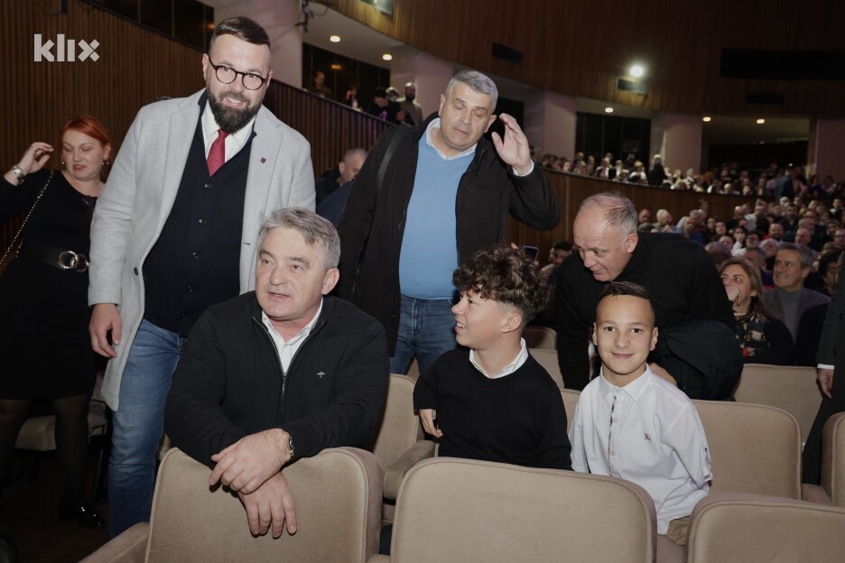 Kenan Magoda i Željko Komšić sa Barlovom i Zulfićem, iza njih Vlatko Glavaš (Foto: I. Š./Klix.ba)