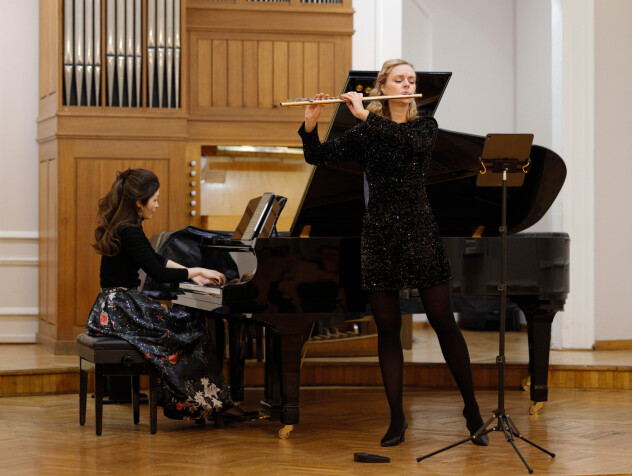 Flautistica Iva Ugrčić i pijanistica Satoko Hayami (Foto: Vanja Čerimagić)