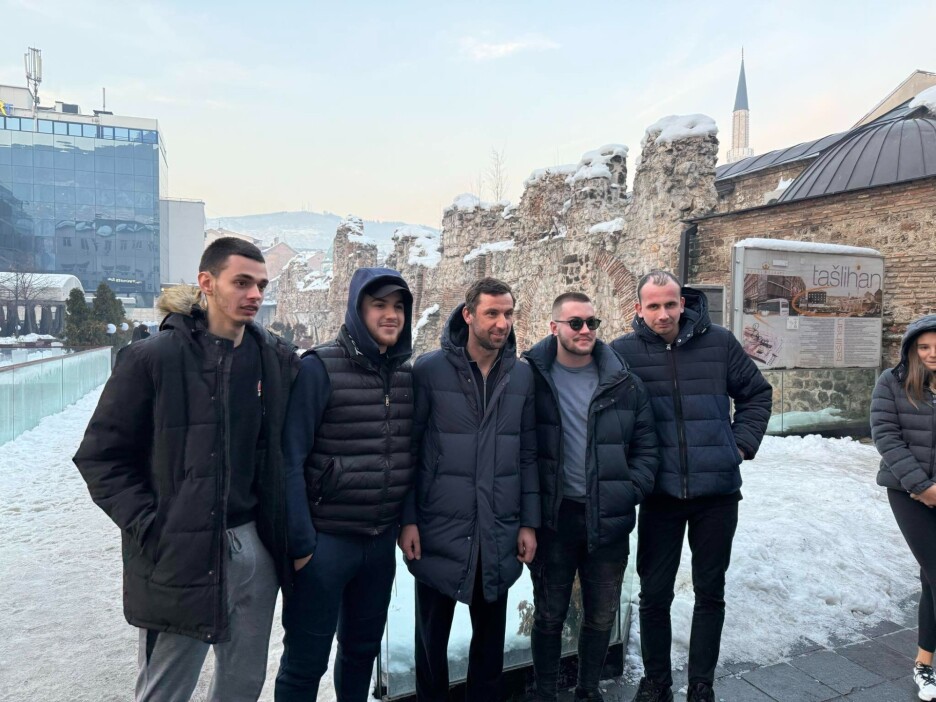Sarajlije se fotografisale sa Darijom Srnom (Foto: Čitatelj)