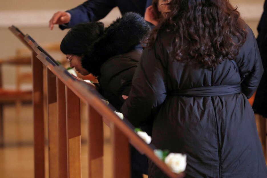 Članovi porodice su se oprostili od svojih voljenih (Foto: Reuters)