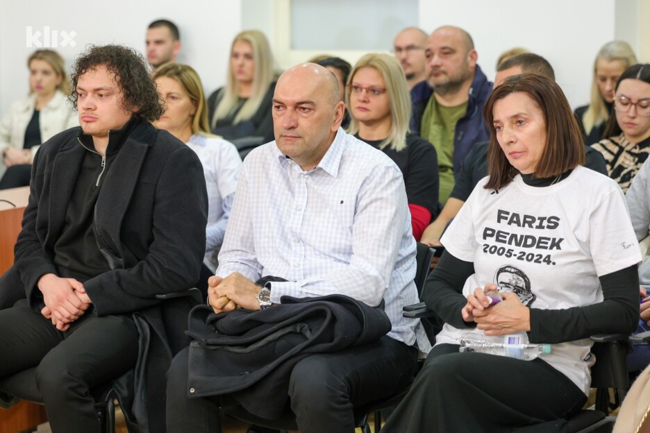Porodica Farisa Pendeka (brat, otac i majka) (Foto: I. L./Klix.ba)