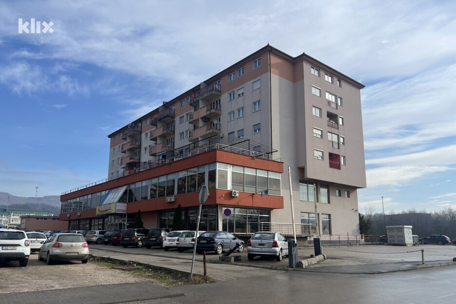Stambena zgrada u kojoj se dogodilo dvostruko ubistvo (Foto: A. K./Klix.ba)