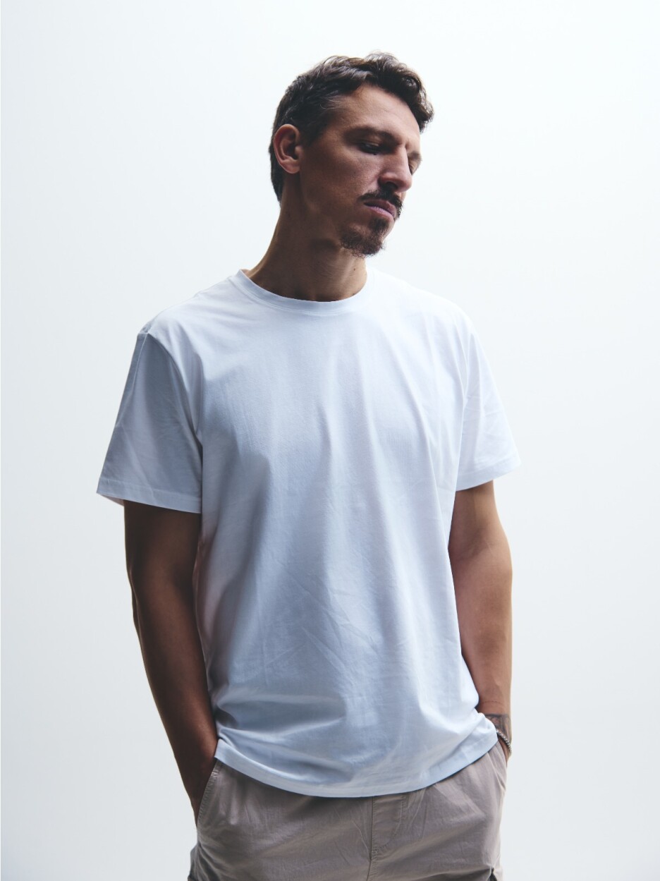 Nastupao je i kao reper, a 2016. se posvetio house muzici