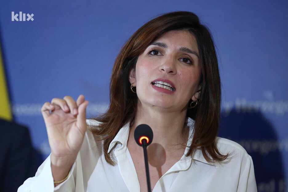Sabina Ćudić i njen kolega Predrag Kojović su bili suzdržani prilikom glasanja (Foto: I. L./Klix.ba)