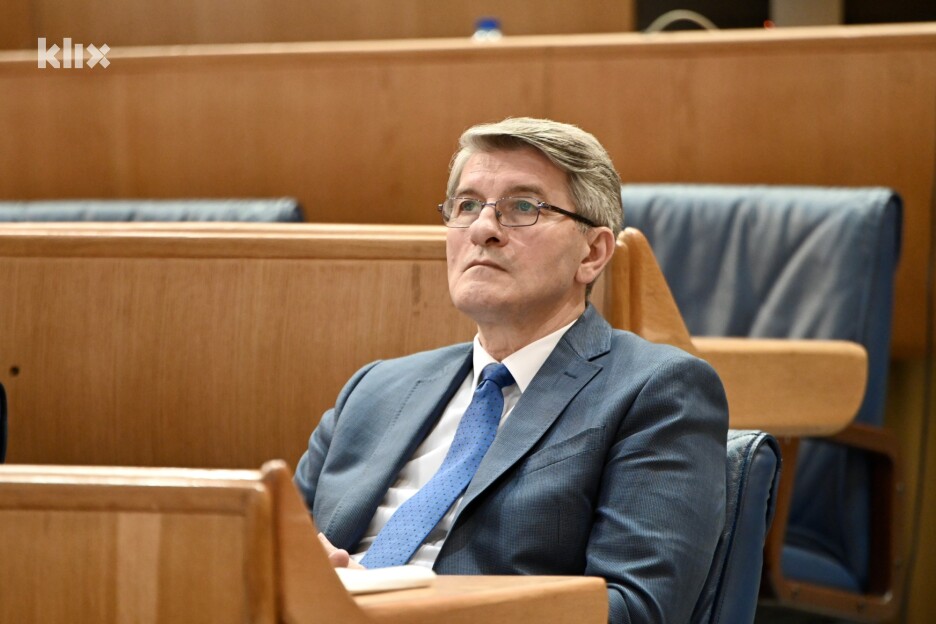 Šemsudin Mehmedović kaže da je prvo glasao protiv (Foto: V. D./Klix.ba)