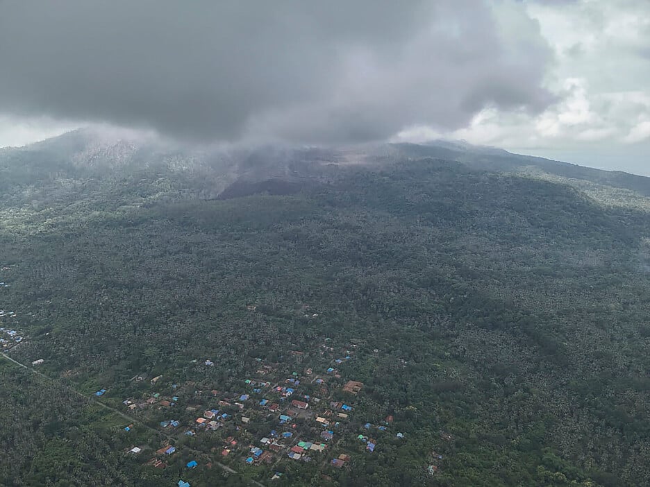 Fascinantne fotografije erupcije vulkana u Indoneziji, proglašen status uzbune