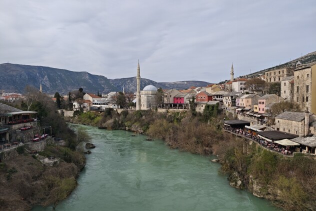 Turisti uživali u ugodnom proljetnom danu u Mostaru (Foto: E. M./Klix.ba)