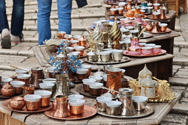 Turisti uživali u ugodnom proljetnom danu u Mostaru (Foto: E. M./Klix.ba)