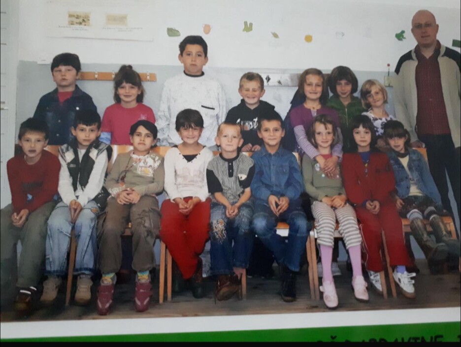 Kamenjaš i Memić sa školskim prijateljima (Foto: Facebook)