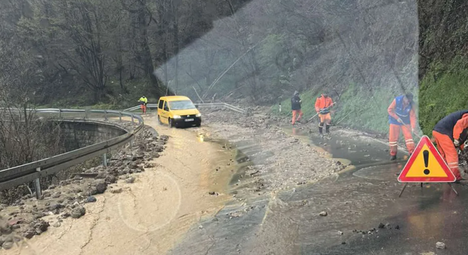 Odroni na putevima (Foto: ATV)