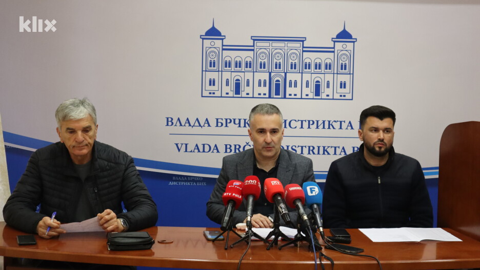 Detalj tokom konferencije za medije