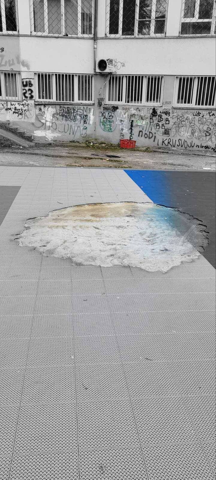 Podloga je zapaljena