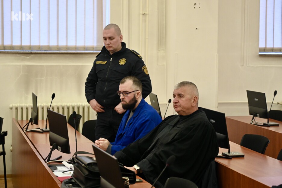 Prvooptuženi Goran Ravlić i njegov advokat Muhidin Kapo (Foto: T. S./Klix.ba)
