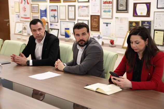 Načelnik Ilidže Nermin Muzur sa saradnicima (Foto: Općina Ilidža)