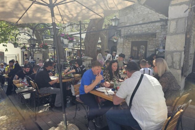 Turisti u Mostaru