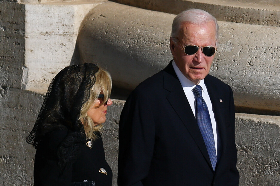 Joe Biden sa svojom suprugom Jill Biden (Foto: Reuters)