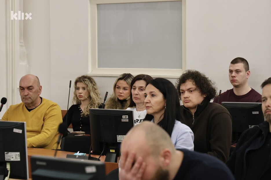 Porodica Farisa Pendeka na suđenju (Foto: I. Š./Klix.ba)