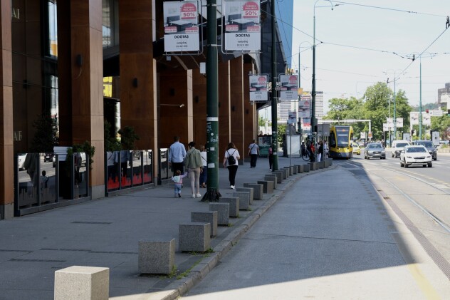 Autobuska stajališta su prazna i vozači se ne zaustavljaju (Foto: I. Š./Klix.ba)