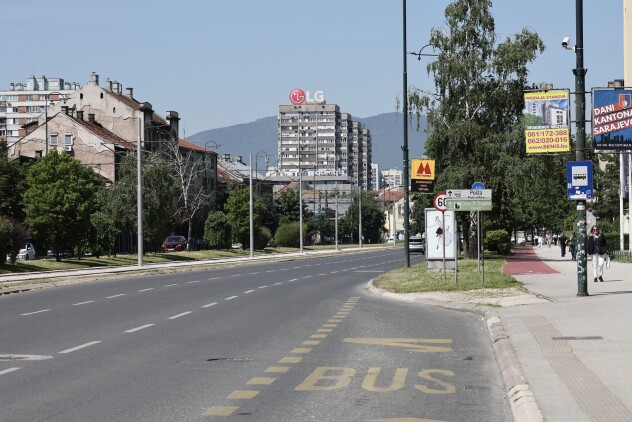 Autobuska stajališta su prazna i vozači se ne zaustavljaju (Foto: I. Š./Klix.ba)