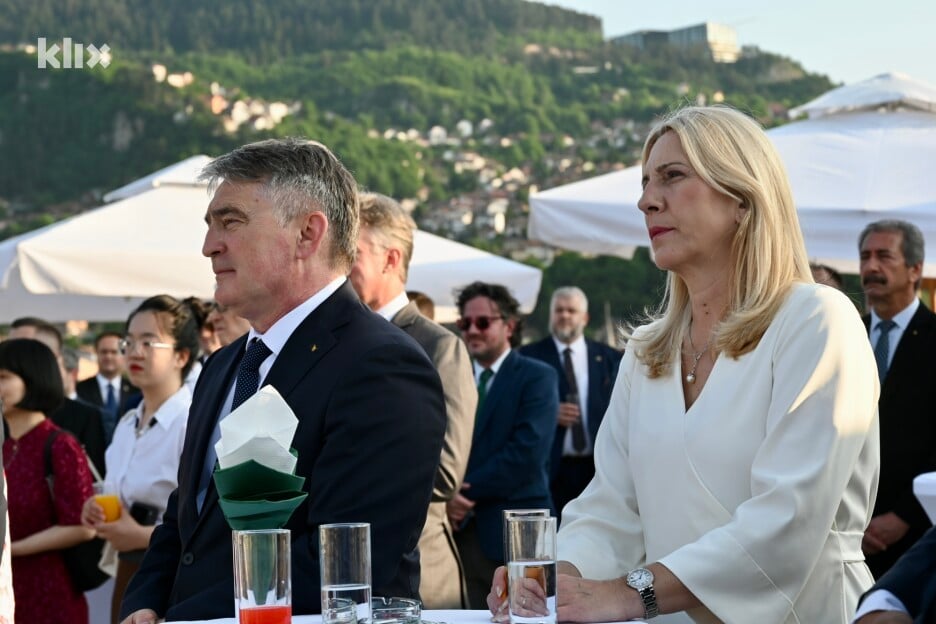 Željka Cvijanović stigla na bajramski prijem kod reisa Kavazovića 2 Foto: V. D./Klix.ba