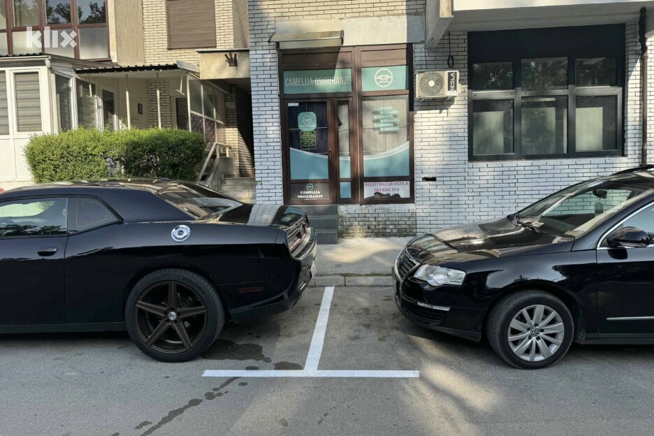 Nova parking mjesta sporna su za stanare Stupina (Foto: Klix.ba)