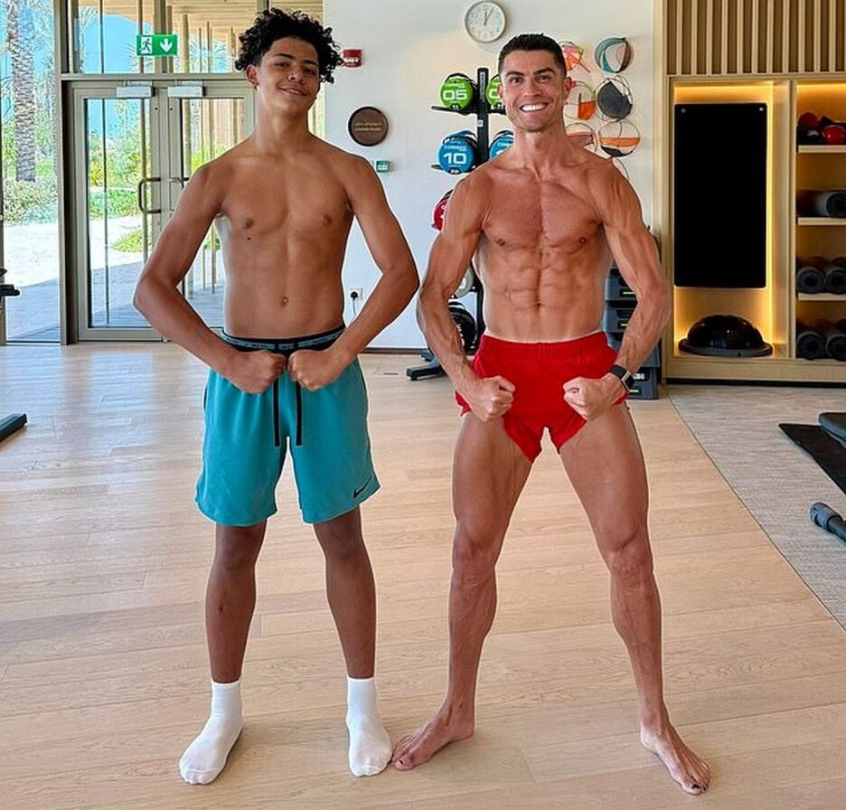 Fanovi primijetili Ronaldov lakirani nokat (Foto: Instagram)