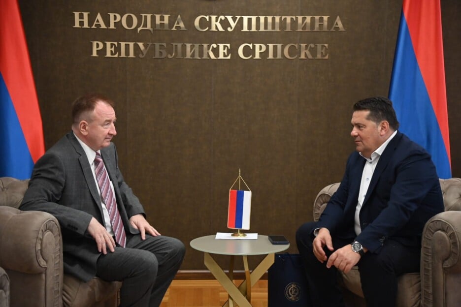 Igor Nikolajevič Panarin dhe Nenad Stevandić