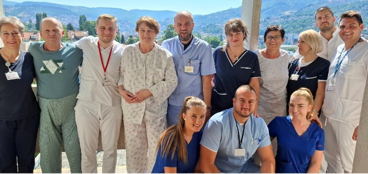Operisani pacijenti sa osobljem Odjeljenja za ortopediju